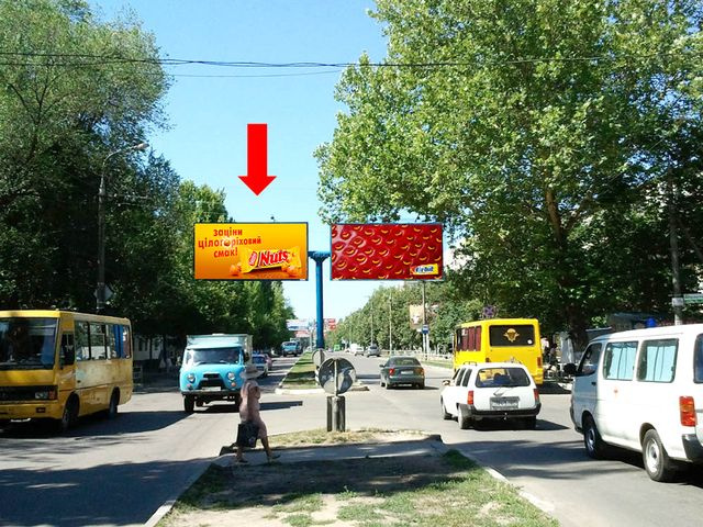 Щит 6x3,  Университетская ул. (бывш. 40-летия Октября ул.) / Мира ул., возле "Днепровского" рынка, разделитель, в центр, левый