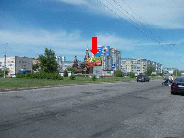 Щит 6x3,  Лушпы пр. / Сирко ул. (бывш. Коротченко ул.), разделитель, возле ТРЦ "Лавина", супермаркетов "Сильпо", "Эльдорадо", из центра, нижняя