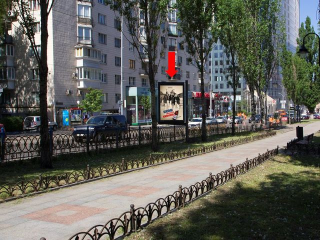 Сітілайт 1.2x1.8,  Украинки бул., 2 / ул. Госпитальная, в сторону ул. Крещатик