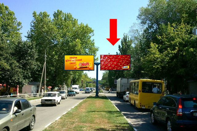 Щит 6x3,  Университетская ул. (бывш. 40-летия Октября ул.) / Мира ул., возле "Днепровского" рынка, разделитель, из центра, правый