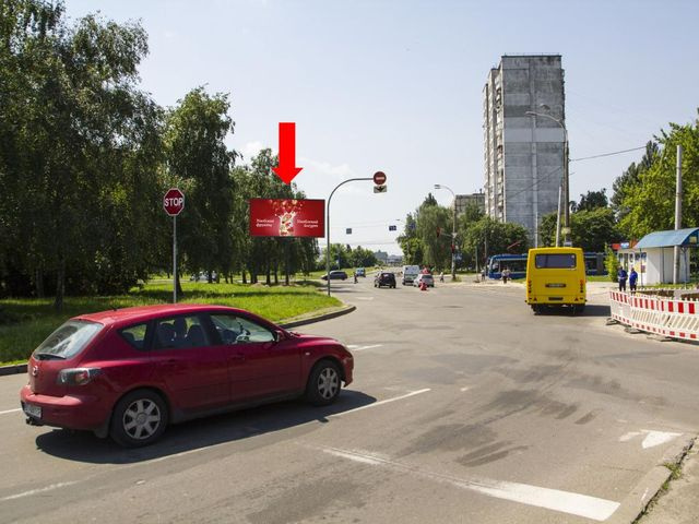 Щит 6x3,  Семьи Сосниних ул. - бул. Кольцова, возле супермаркета "Ашан", на светофоре