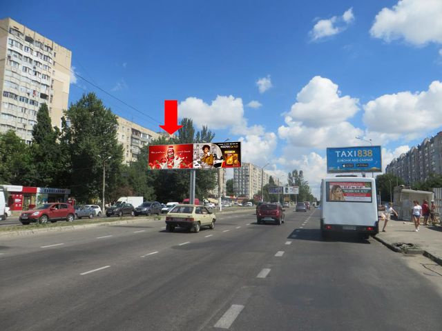 Призма 6x3,  Палия ул. (бывш. Днепропетровская дорога), 100 / Заболотного ул., разделитель, возле супермаркетов "Эльдорадо", "Сильпо", из центра, левая