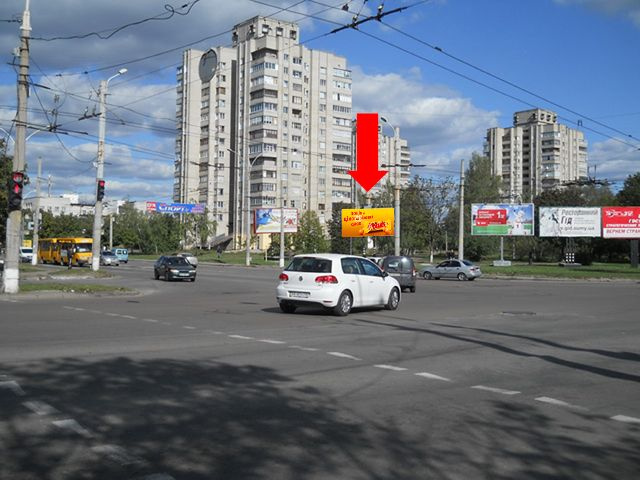 Призма 6x3,  Харьковская ул. / Лушпы пр., из центра