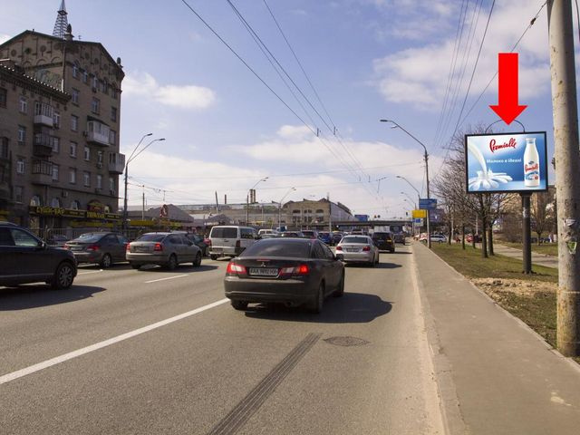 Цифрова панель 3.14x2.3,  Победы пр., 44, киностудия им. Довженко, перед временным светофором и Шулявским мостом, из центра, (ролик 10 сек, 1 выход/1,5 минуты)