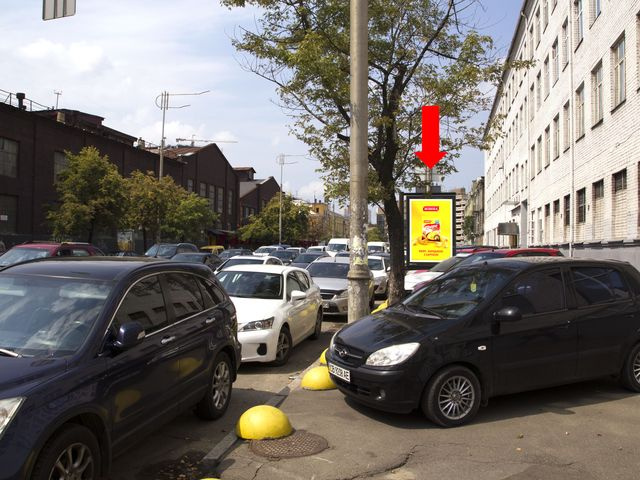 Сітілайт 1.2x1.8,  Жилянская ул., 142, напротив паба "Портер", в сторону ул. Старовокзальной