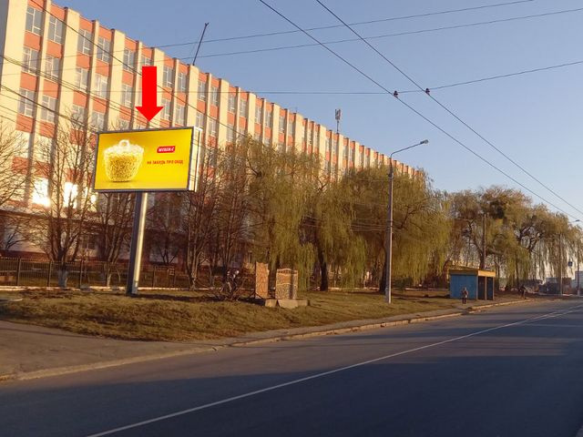 Щит 6x3, Батожская ул. (бывш. Кирова ул.) – ул. Янгеля, возле супермаркета "Эпицентр", в центр Щит 6x3, Батожская ул. (бывш. Кирова ул.) – ул. Янгеля, возле супермаркета "Эпицентр", в центр
