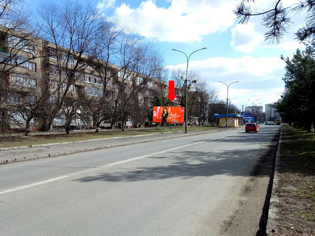 Щит 6x3,  Грушевского ул., возле отделения "Автолюкс", рядом с остановкой "магазин Океан"