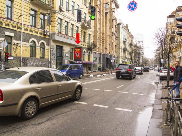 Сітілайт 1.2x1.8,  Б. Житомирская ул. / Гончара ул., на светофоре, в сторону Львовская пл.