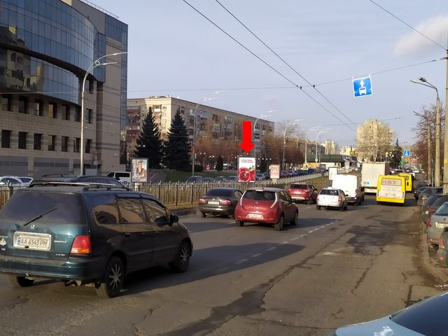 Сітілайт 1.2x1.8,  Народного Ополчения ул., 3, на разделителе, в сторону пл. Севастопольской, в центр