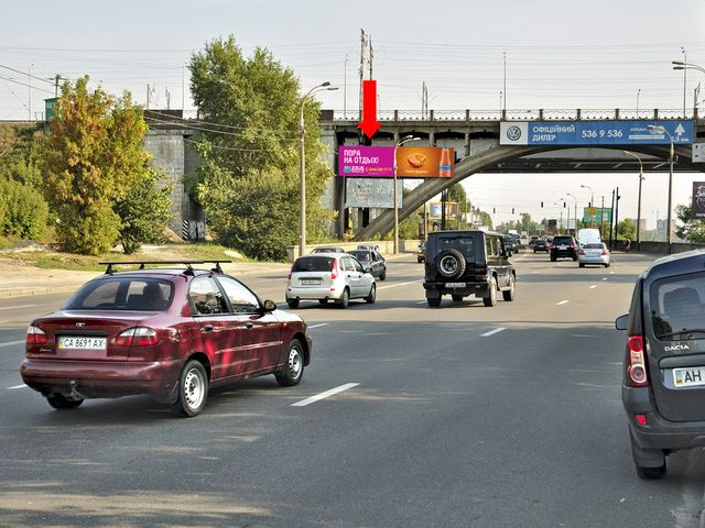 Щит 6x3,  Днепровская Набережная / мост Дарницкий, светофор, в сторону Бажана пр., левая