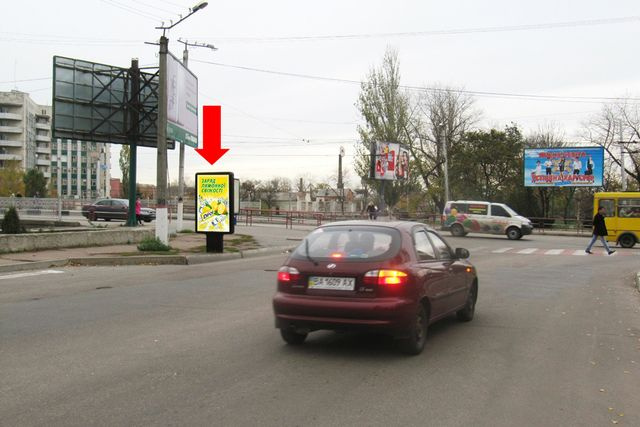 Сітілайт 1.2x1.8,  Васильевский пер. / Б. Перспективная ул. (бывш. Маркса ул.), возле церкви