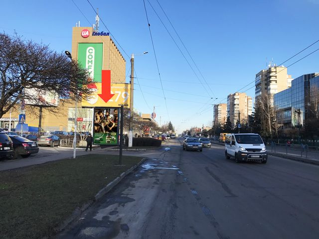 Сітілайт 1.2x1.8,  Киевская ул. - ул. Восточная, возле ТРЦ "Ярмарок", McDonald's, из центра