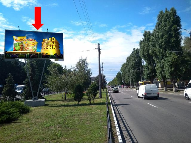 Щит 6x3,  Свободы пр. (бывш. 60-летия Октября ул.) 83/1 / Пугачева ул.  (бывш. Московская ул.) разделитель, в центр