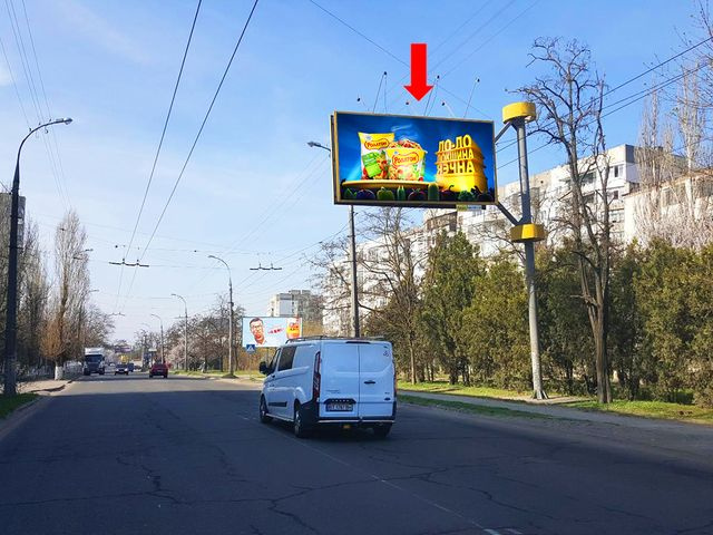 Щит 6x3, Стритенская ул. (бывш. Люксембург ул.), 15, возле супермаркета "Оскар", гусь, над дорогой Щит 6x3, Стритенская ул. (бывш. Люксембург ул.), 15, возле супермаркета "Оскар", гусь, над дорогой
