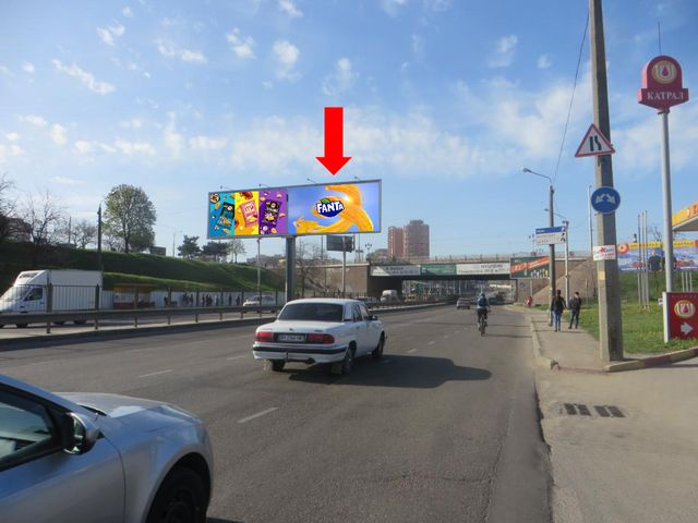 Призма 6x3,  Балковская ул. 54 / Грушевского ул., разделитель, к мосту, заправка "Катрал", в сторону Грушевского ул., правый