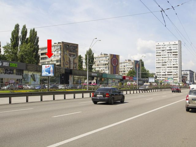 Беклайт 3.14x2.3,  Победы пр., 21, возле магазинов "Интертоп", "Carlo Pazolini", "Adidas", из центра