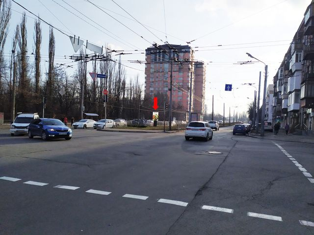 Сітілайт 1.2x1.8,  Народного Ополчения ул., 2, на разделителе, светофоре, в сторону аэропорта "Киев"