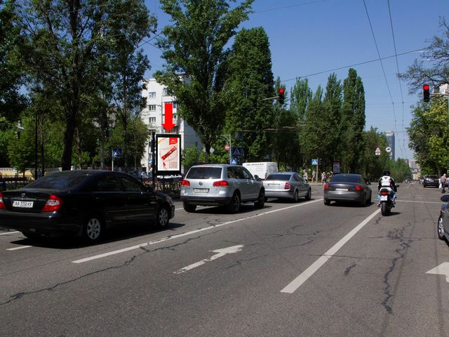 Скролл 1.2x1.8,  Украинки бул., 13 / Новогоспитальная ул. (бывш. Щорса пер.), на светофоре, в сторону ул. Крещатик