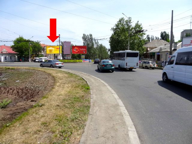 Призма 6x3,  Центральный пр. (бывш. Ленина пр.) / Пушкинская ул., разделитель, возле супермаркета "Эльдорадо", кольцо, в сторону Садовая ул., левая