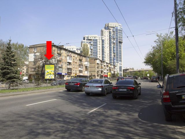 Сітілайт 1.2x1.8,  Алмазова ул. (бывш. Кутузова ул.), 4а, в сторону м. Арсенальная, на разделителе