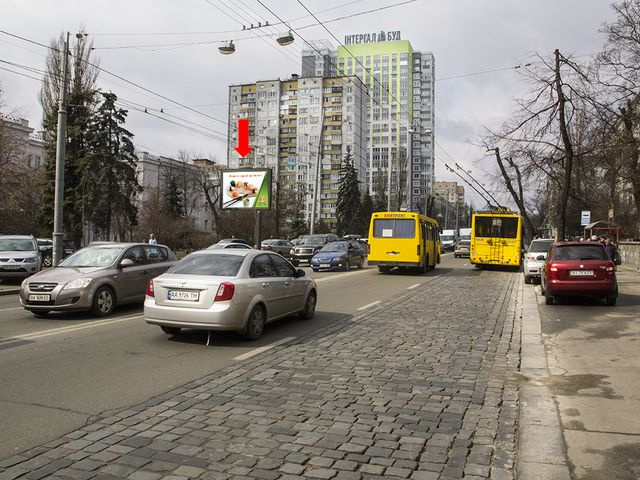 Беклайт 3.14x2.3,  Ильенко ул. (бывш. Мельникова ул.), 39, на светофоре, из центра