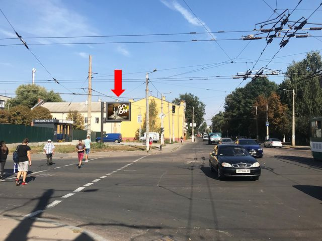Беклайт 3.14x2.3,  Грушевского ул. - Покровская ул., возле супермаркета "Сильпо", на светофоре, в сторону ул. Небесной сотни