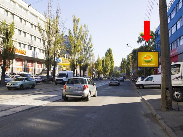 Скролл 3.14x2.3,  Глубочицкая ул., 44, возле магазина "Flagman", супермаркета "Эльдорадо", в сторону Подола