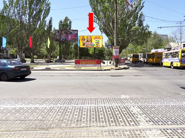 Призма 6x3,  Центральный пр. (бывш. Ленина пр.) / 6-я Слободская ул. (бывш. Комсомольская ул.), бульвар, возле ДТ "Южный Буг"