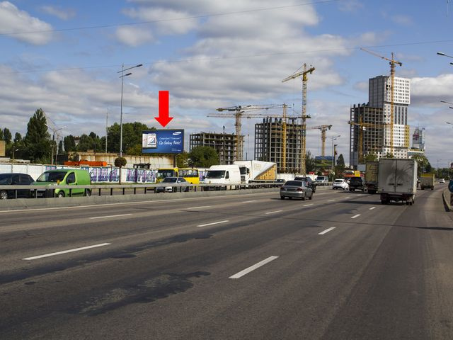 Щит 6x3,  Бажана пр. - ул. Черниговская, ст.м. "Вырлица", напротив АЗС "Glusco", в сторону Харьковской пл., аэропорта Борисполь