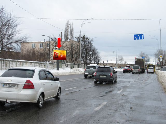 Щит 3.14x2.3,  Межигорская ул., 87 - ул. Электриков, на светофоре, из центра