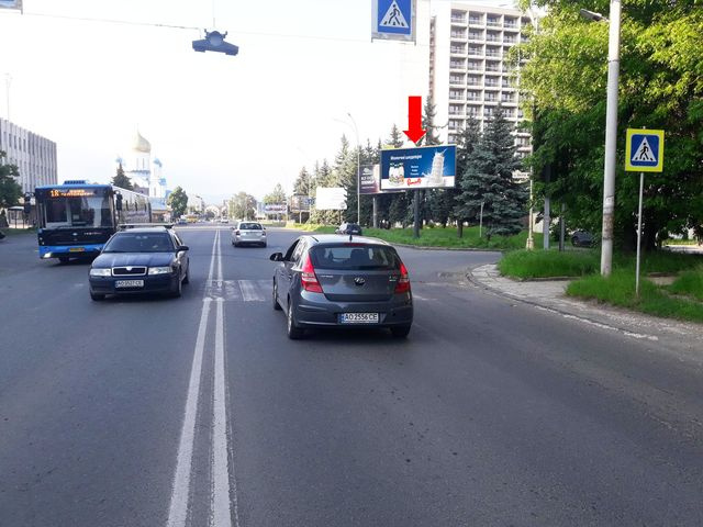 Призма 6x3,  Минайская ул. / ул. Пестеля, возле ювелирного магазина “Самоцветы”