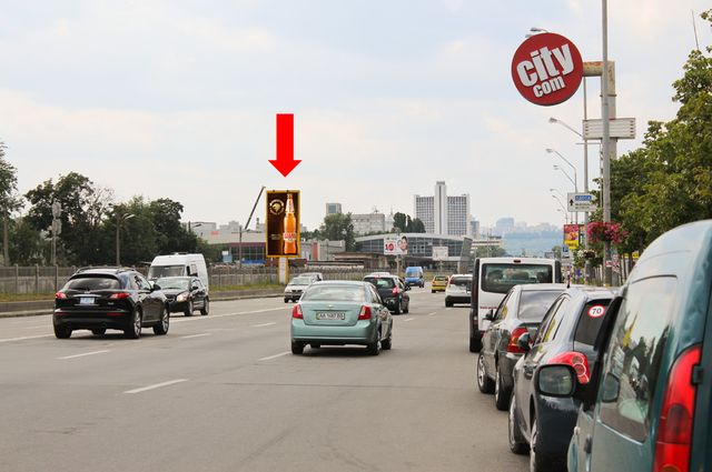 Призма 3x6,  Броварской пр., ст. м. "Дарница", напротив McDonald's, в сторону ст.м. "Левобережная", центра