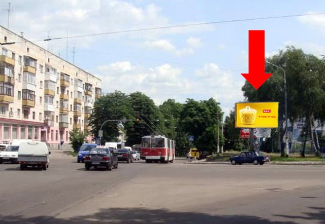 Призма 6x3,  Большая Бердичевская ул. / ул. Жуйко, на светофоре, из центра