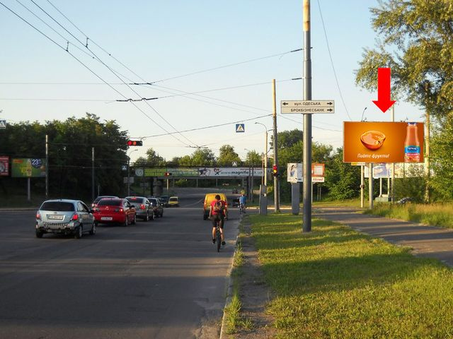 Щит 6x3, Сумгаитская ул. / Одесская ул., возле АЗС "Amic", со стороны автозавода "Богдан" Щит 6x3, Сумгаитская ул. / Одесская ул., возле АЗС "Amic", со стороны автозавода "Богдан"