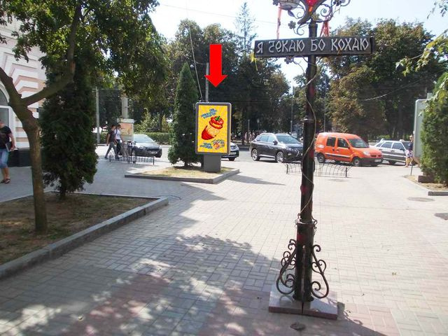 Сітілайт 1.2x1.8,  Воскресенская ул. (бывш. Фрунзе ул.) / Покровская пл. (бывш. Красная пл.), возле Сбербанка