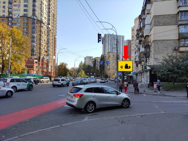 Щит 3.14x2.3,  Соломенская ул., 10 - ул. Алексеевская, на светофоре, в сторону Протасов Яр