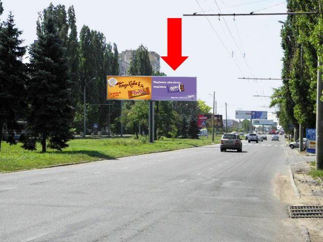 Щит 6x3, Небесной Сотни пр. (бывш. Жукова пр.), 4В, разделитель, из центра, правая Щит 6x3, Небесной Сотни пр. (бывш. Жукова пр.), 4В, разделитель, из центра, правая