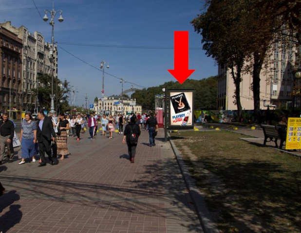 Скролл 1.2x1.8,  Крещатик ул., 7/11, ст.м. "Майдан Незалежности", напротив Дома Профсоюзов, в сторону Европейская пл.