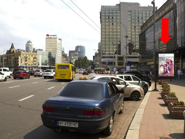 Сітілайт 1.2x1.8,  Победы пл., 3, возле универмага "Украина", в сторону бул. Шевченко