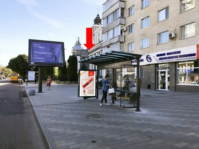 Сітілайт 1.2x1.8,  Киевская ул., 2, остановка "Соборная пл.", возле центра "Vodafone", в сторону ул. Театральной