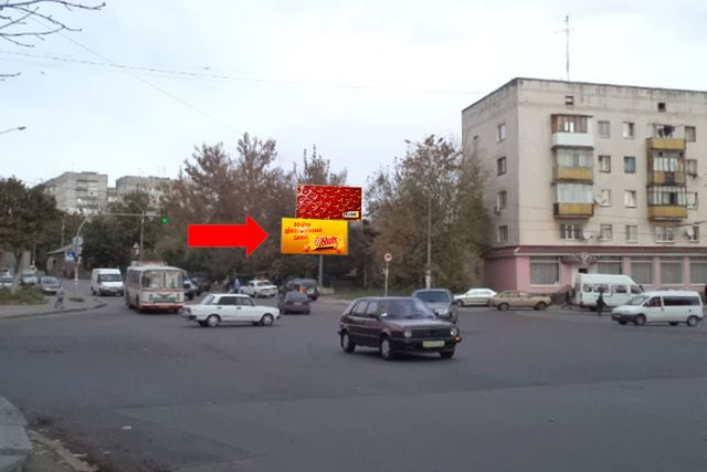 Щит 6x3,  Бердичевская ул., 97 / ул. Л. Толстого, на светофоре, нижний