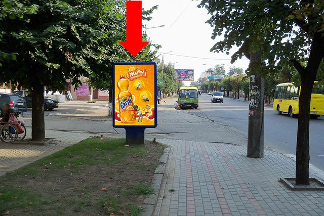 Сітілайт 1.2x1.8,  Героев Майдана ул. (бывш. Красноармейская ул.), 27, возле Приватбанка