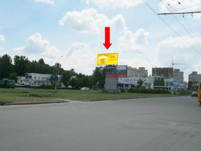 Щит 6x3,  Лушпы пр. / Сирко ул. (бывш. Коротченко ул.), разделитель, возле ТРЦ "Лавина", супермаркетов "Сильпо", "Эльдорадо", в центр, верхняя