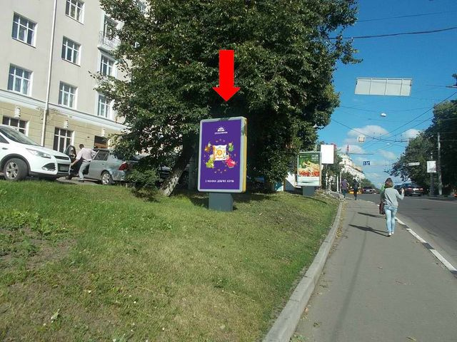 Сітілайт 1.2x1.8,  Покровская пл. (бывш. Красная пл.), возле гостиницы "Украина" (№2)