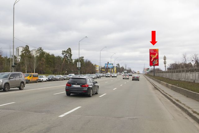 Призма 3x6,  Броварской пр., ст. м. "Дарница", напротив McDonald's, в сторону ст.м. "Черниговская", из центра
