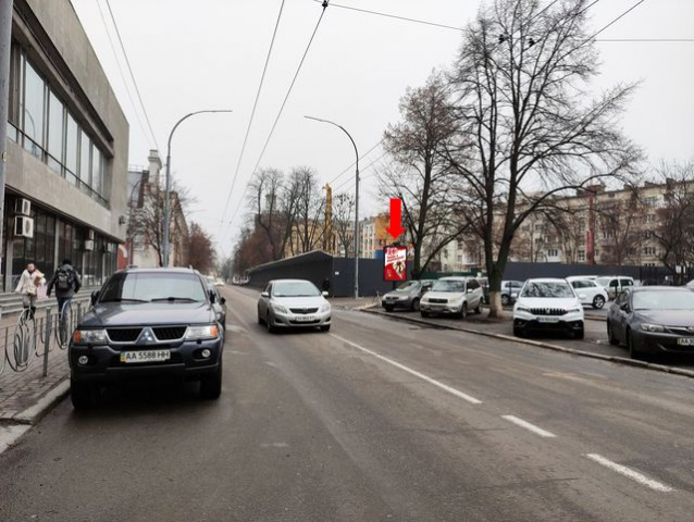 Сітілайт 1.2x1.8,  Московская ул., 8, напротив, в сторону ст. м. «Арсенальная»