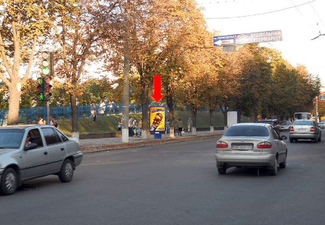 Сітілайт 1.2x1.8,  Ильинская ул. (бывш. Красногвардейская ул.) / Ярослава Мудрого ул. (бывш. Пролетарская ул.), 45 (№4)