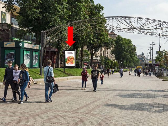 Сітілайт 1.2x1.8,  Крещатик ул., 17, возле ст. м. "Крещатик", в сторону Бессарабская пл.