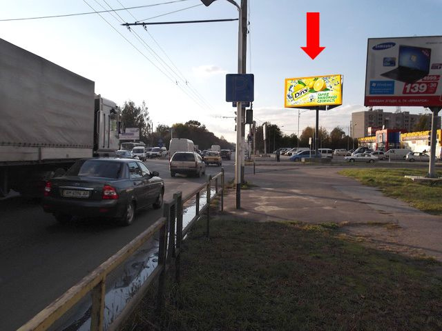 Щит 6x3,  Независимости пр. (бывш. ул. Ватутина) - Атаманов Соколовских ул. (бывш. ул. Потапова Ген.), в сторону Покровская ул. (бывш. ул. Щорса), возле супермаркета "Экомаркет", на светофоре