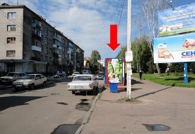 Сітілайт 1.2x1.8,  Лятошинского ул. / Небесной сотни ул. (бывш. ул. Московская), возле Житнего рынка